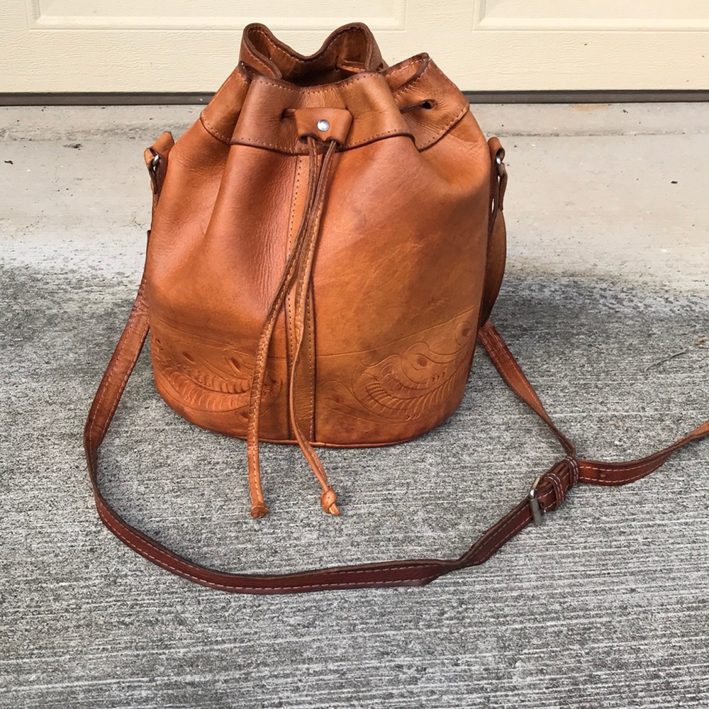 Vintage leather bucket bag
